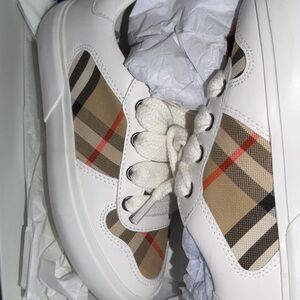Burberry White Leather Sneakers with Classic Beige Nova Check